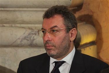 Revisão contra dispersão curricular 